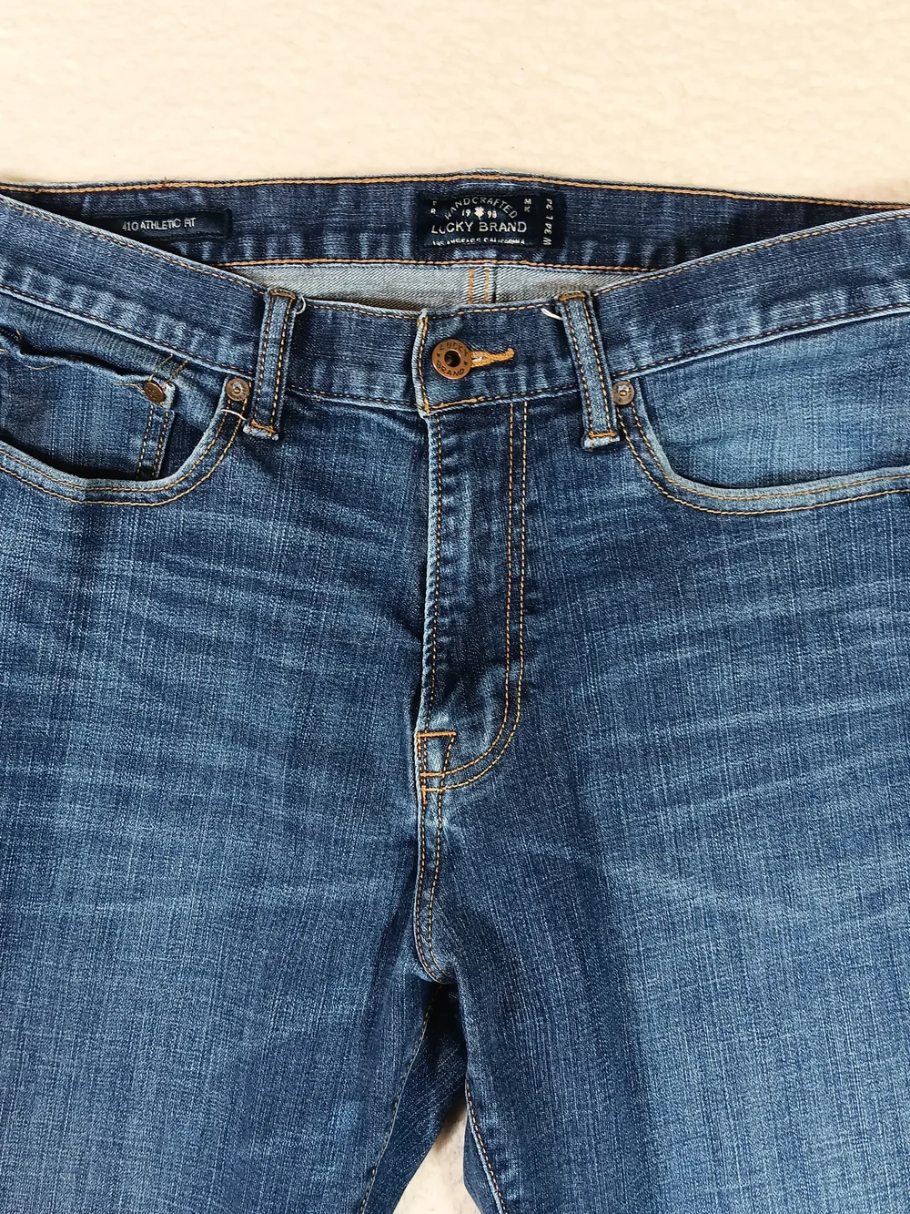 Lucky Brand Jeans Mens 34x34 Blue Denim 410 Athletic Fit Stretch Whiskers